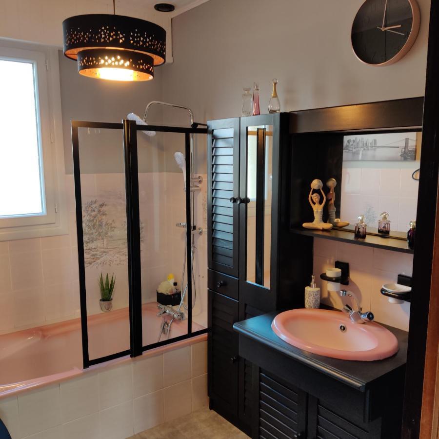 Coup De Coeur Assure ! Calm Comme A La Maison ! Maison Spacieuse Avec Grande Terrasse Pour 2 A 5 Personnes Proximite Granville Et Mer Avec Wifi Et Parking Gratuits Exteriér fotografie